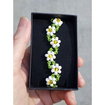 Daisy Bracelet that looks like beautiful daisies sparking in the sunshine!